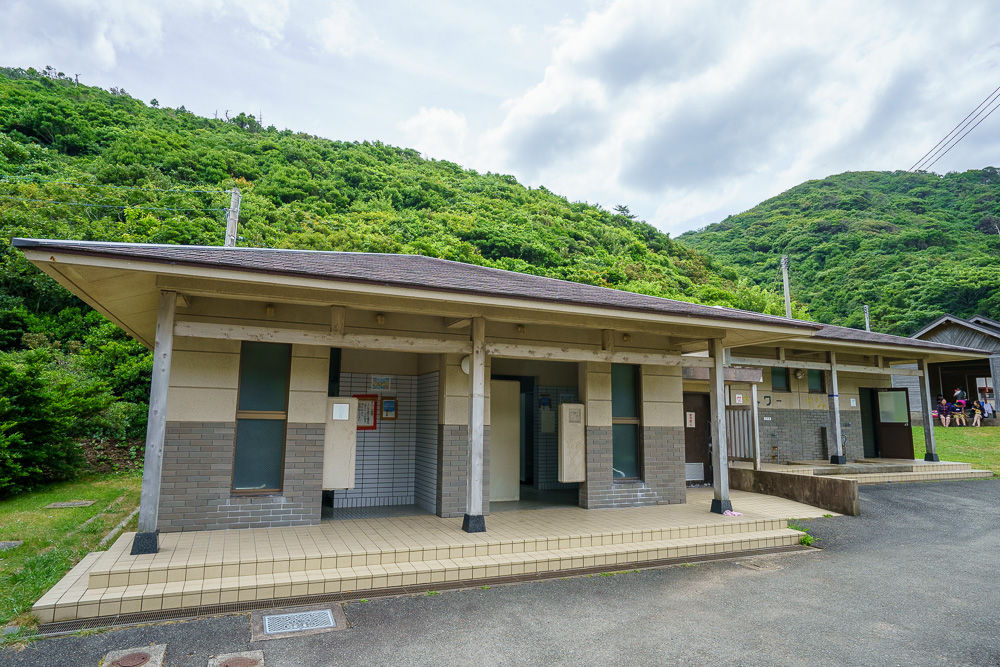 青海島キャンプ村 トイレ、シャワー棟